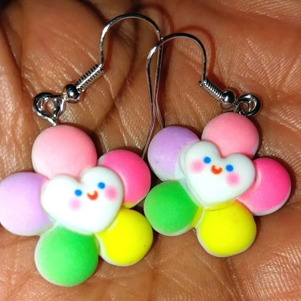 Beautiful heart flower earrings